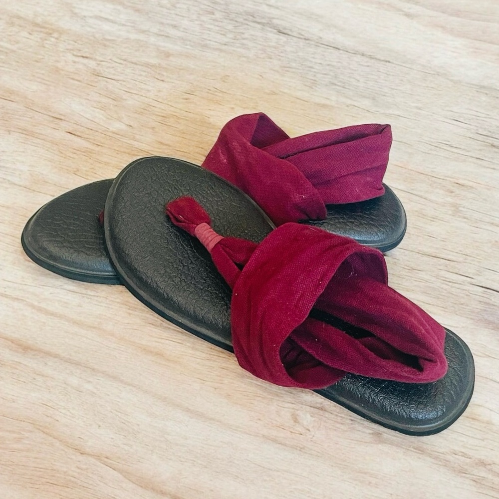 Burgundy Sanuks
